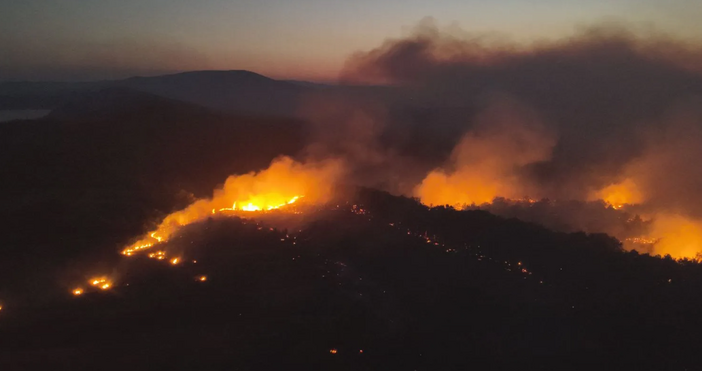 Локализиран но не загасен е пожарът край сунгурларското село Скала Фронтът