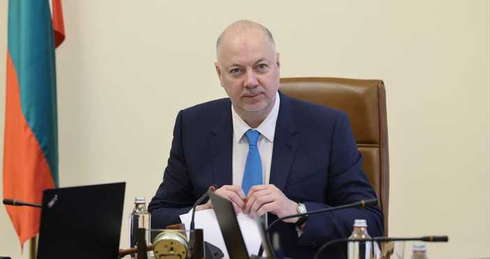 Всички атаки срещу кабинета които подгряват есенната политическа ситуация не