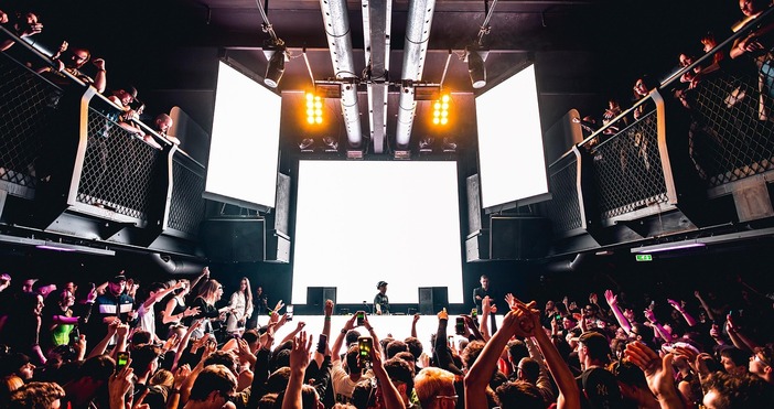 Младежи все по често теглят бърз кредит за да излязат за