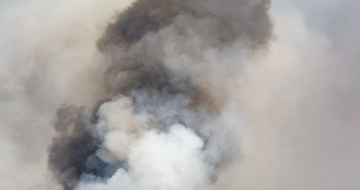 Служителите на отдел Национален оперативен център НОЦ при ГДПБЗН МВР следят