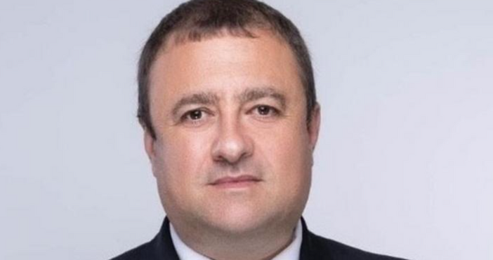 Петел следи какво се случва след скандала в АПИ Министърът