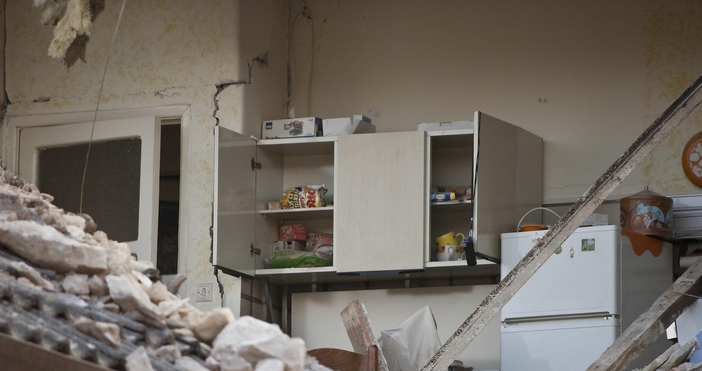 Общо 506 жилища в 426 отделни сгради са пострадали тежко