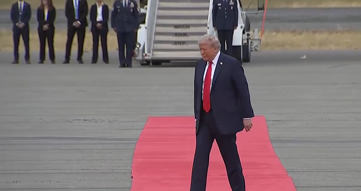 Очакваната с огромен интерес среща между президентите на САЩ и