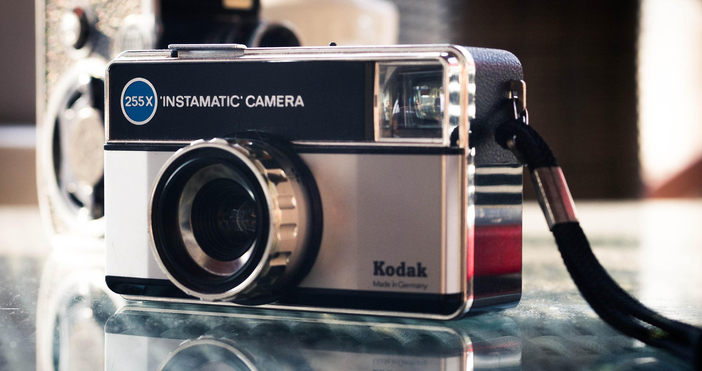 В продължение на десетилетия фотографите по света избираха между Кодак