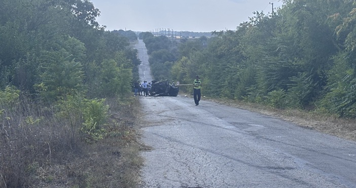 Миниван катастрофира след рисково шофиране при опит да избегне полицейска