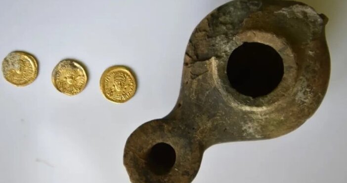 Златни монети на Юстиниан I и Анастасий I са откритите