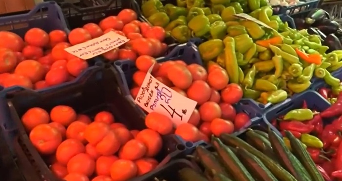 Цените на основните хранителни продукти на едро отбелязват леко понижение