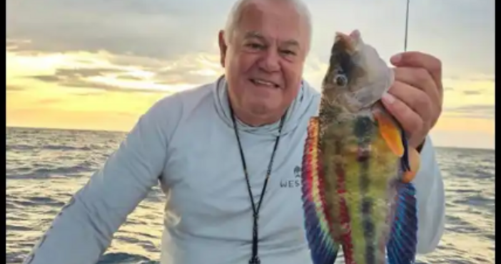 На неочакван улов в Черно море се радва един рибар