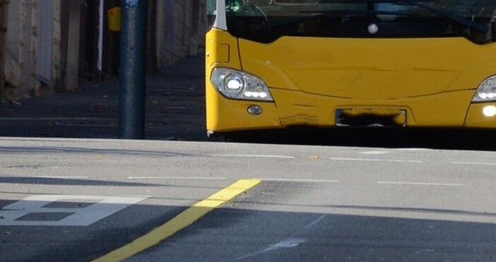 Движението на превозни средства в бус лентите е едно от