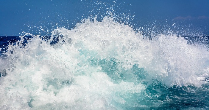 Студен фронт носи бури и градушкиСтуден атмосферен фронт ще премине