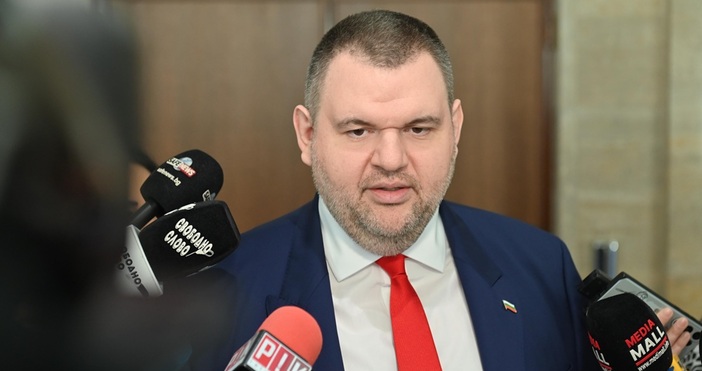 Председателят на парламента Наталия Киселова да свика извънредно заседание на