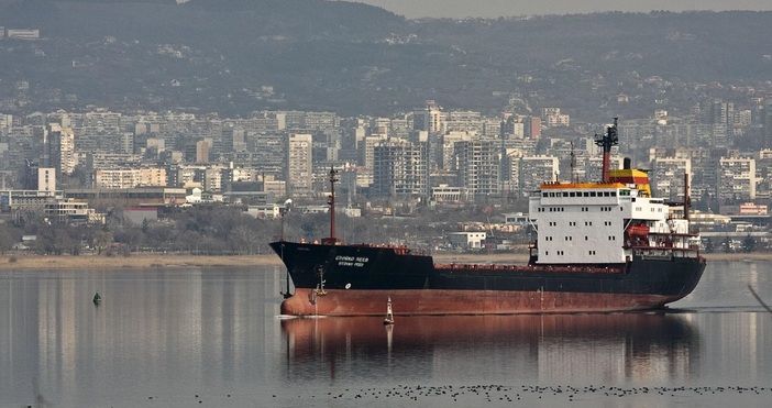 Общо 14 кандидати са допуснати до конкурса за избор на