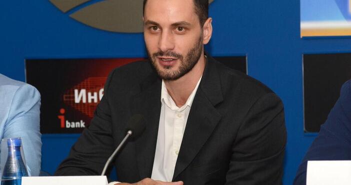 Maтeй Kaзийcĸи eдин oт нaй ycпeшнитe poдни вoлeйбoлиcти e пpидoбил aĸции