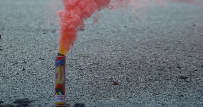 Най малко 34 души пострадаха при експлозия в склад за пиротехнически