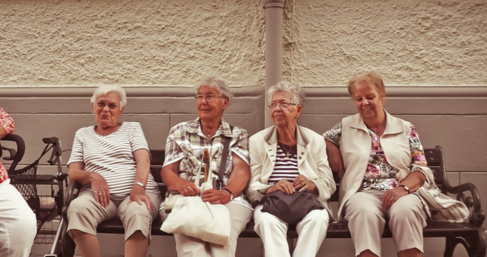 Линията на бедност да бъде повишена на 764 лв от