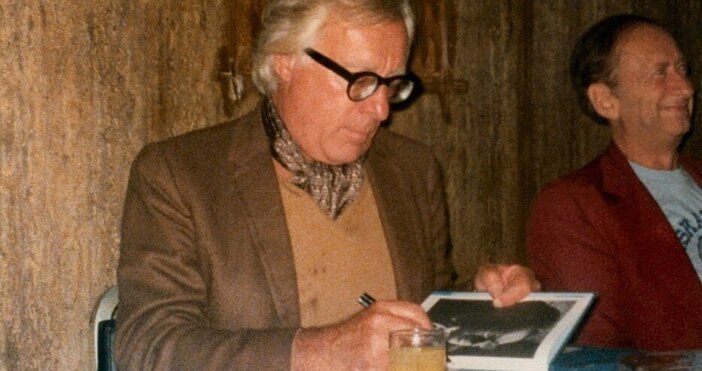 Рей Бредбъри е роден в Уокиган щат Илинойс Той не