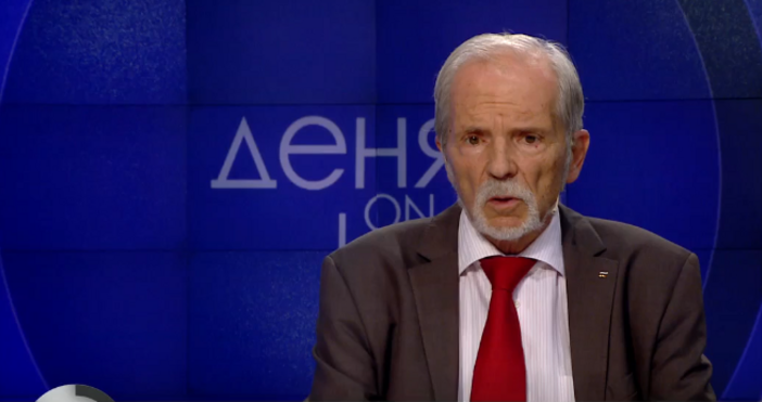 Политиците сами трудно биха могли да се справят с водната