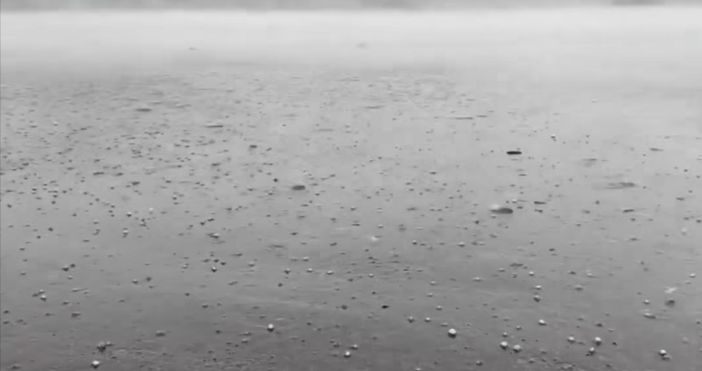 През нощта краткотрайни превалявания от дъжд с гръмотевици ще има