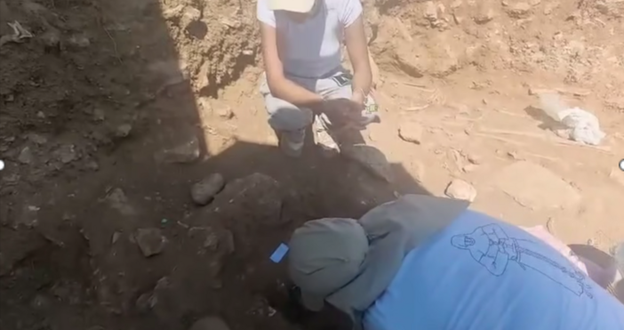 Великолепен наушник от XIV век – по всяка вероятност златен извадиха от женски