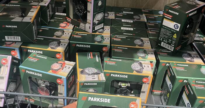 Клиент на Лидл показва часовниците от марката Парксайд Любопитно е че