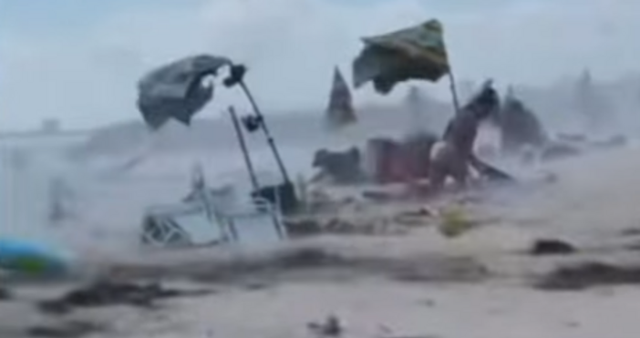 Стопкадър Фейсбук Enev PlamenКритичен момент в наш голям морски курорт Мощна