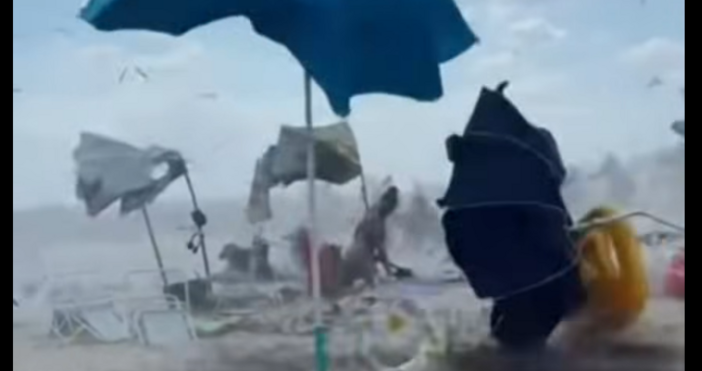 Торнадо помете плажа на един от най лъскавите български курорти на