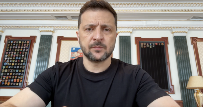 Канада помага на Украйна Дронове боеприпаси и бронирани машини на стойност