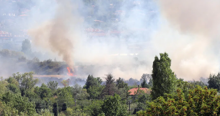 Огнеборците в София показаха бърза реакция и потушиха огъня Локализиран е пожарът