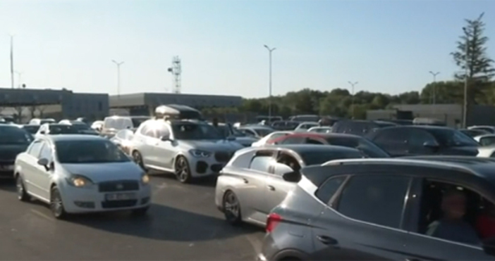 Изключително натоварен е трафикът на Граничен контролно пропускателен пункт Капитан Андреево