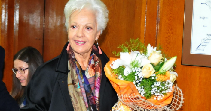 Огромна загуба сполетя прочута наша звезда домът на родната прима