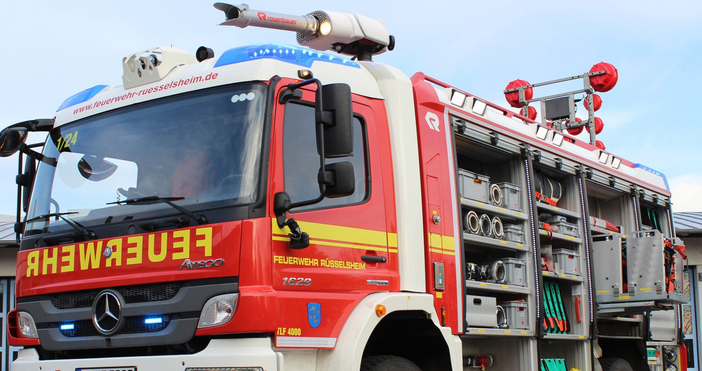 Пожар избухна в склад на пристанището на Хамбург което доведе