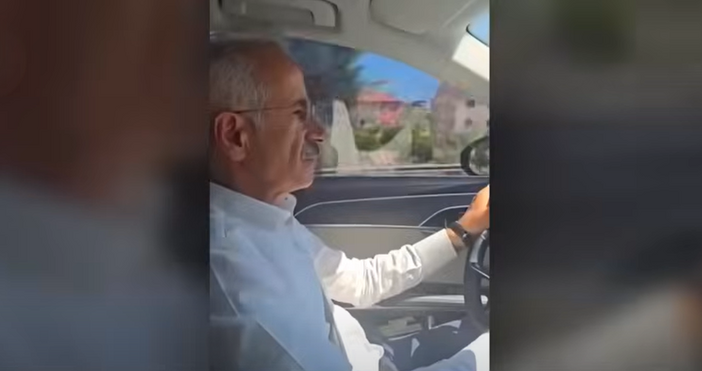 Турският министър на транспорта Уралоглу беше глобен за превишена скорост