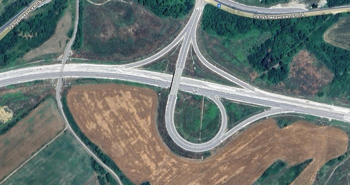 Министърът на регионалното развитие и благоустройството Иван Иванов и представители