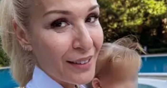 Дъщерята на тв водещата Гала – Мари Константин – за