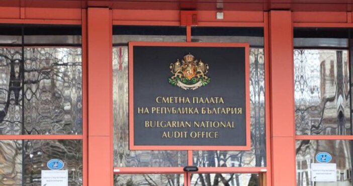 Три пъти по голям е размерът на паричните дарения от физически