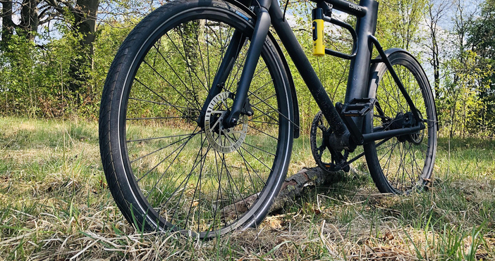 12 годишно момче пострада тежко след падане от електрическо колело във