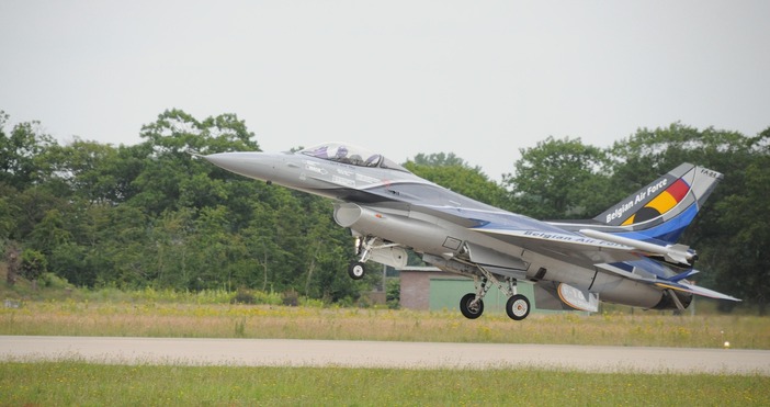 Белгия ще предостави на Украйна няколко изтребителя F 16 в следващите