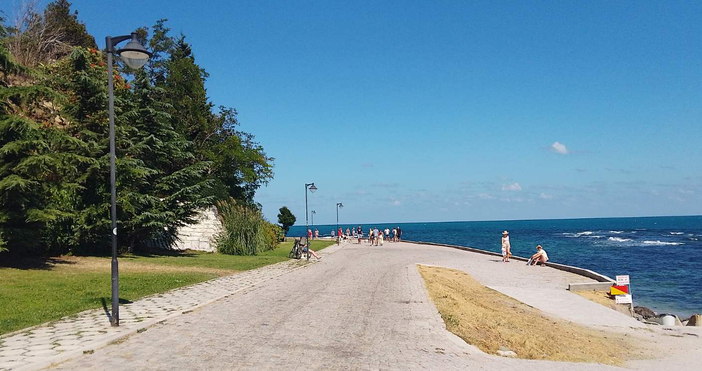 През деня ще бъде слънчево над западните и северните райони