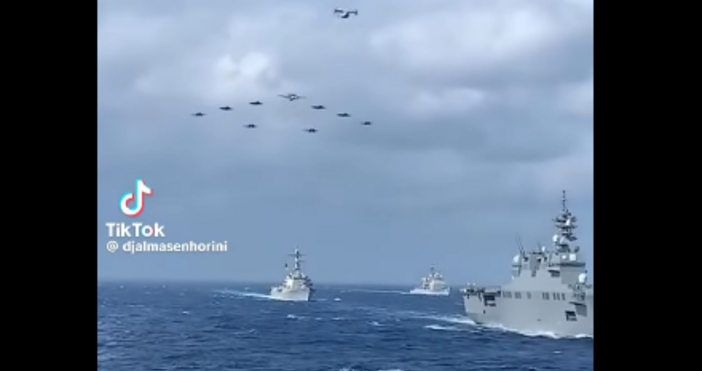 Военноморските сили на САЩ публикуваха първи снимки от потеглянето на