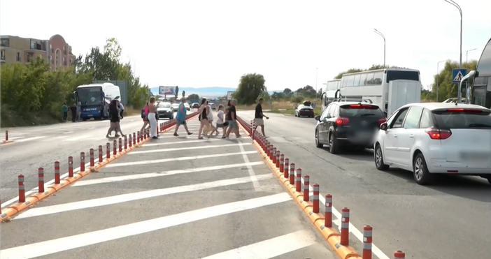 Опасен път в курорта Слънчев бряг притеснява от години местни