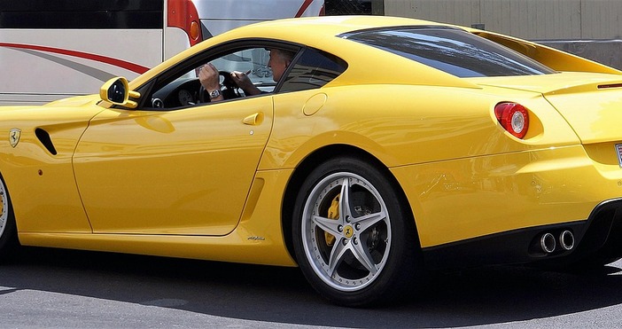 Да се изфукаш пред гаджета и приятели със скъп​а кол​а