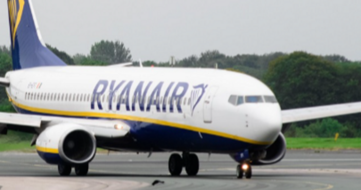 Авиокомпанията Райънеър която свали от самолета си трудноподвижно дете на