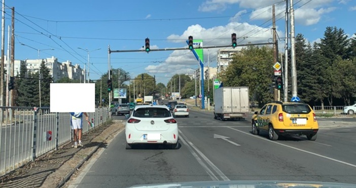 Някакъв нов бизнес модел ли е това деца да продават