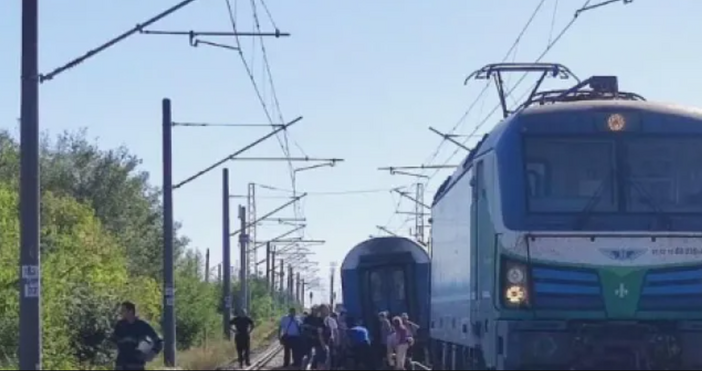 Вагон на Бързия влак движещ се от Бургас за София