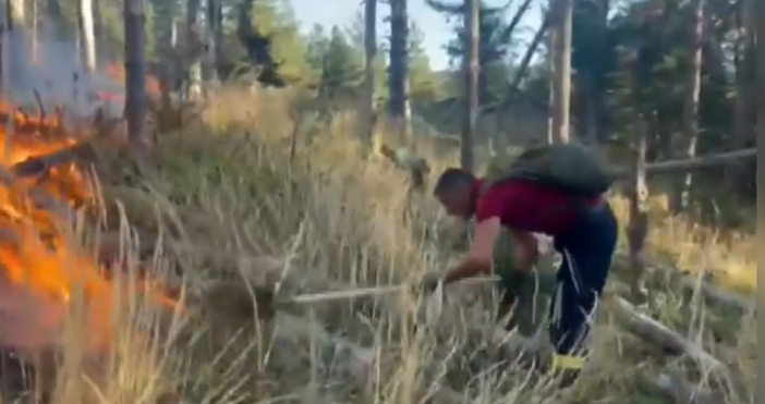 кадри БНТПродължава борбата с пожара в Национален парк Рила Огънят е обхванал над