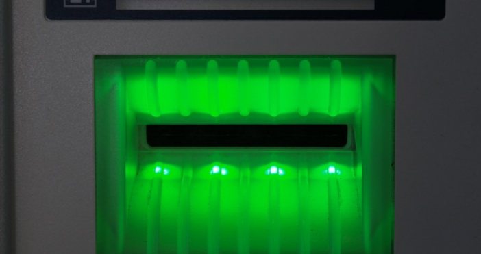 И четирите най големи банки в България ОББ ДСК Уникредит и