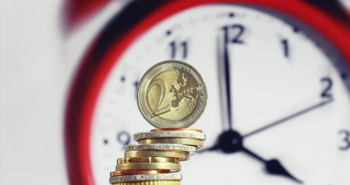 Съгласно Закона за въвеждането на еврото заплатите не попадат в