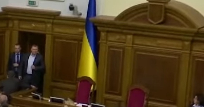 стоп кадър ЮтубБившият председател на Върховната рада Андрий Парубий е