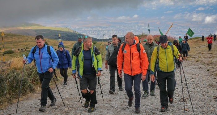 И днес следовниците на Алеко Константинов водени от устрема на