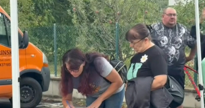 Стотици жители на селата Черни Осъм и Орешак се събраха